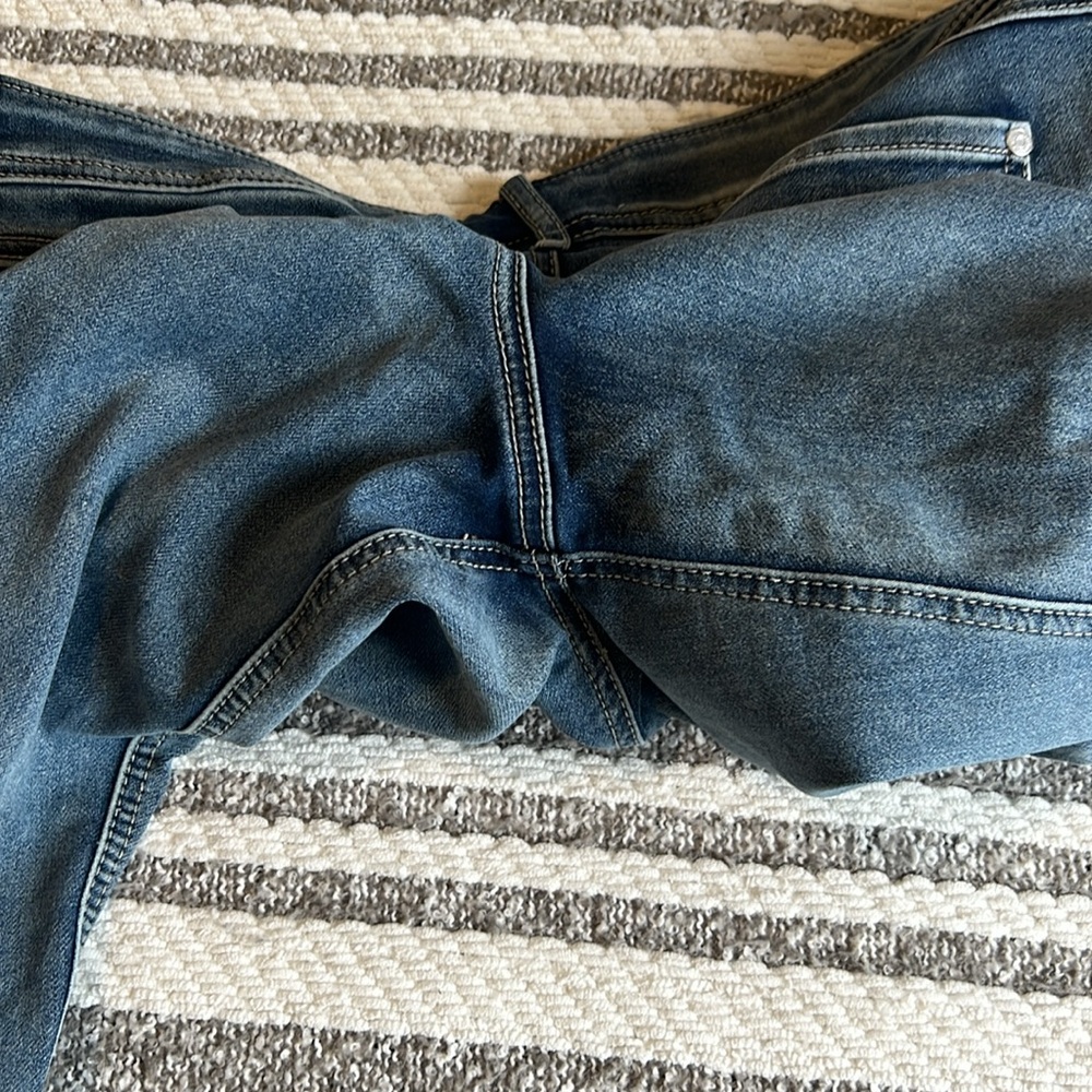 CATO // CROPPED STRAIGHT CURVY FIT JEANS - Picture 6 of 10